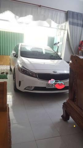 Kia Cerato   1.6AT   2018 - Cần bán Kia Cerato 1.6AT 2018, màu trắng chính chủ giá cạnh tranh