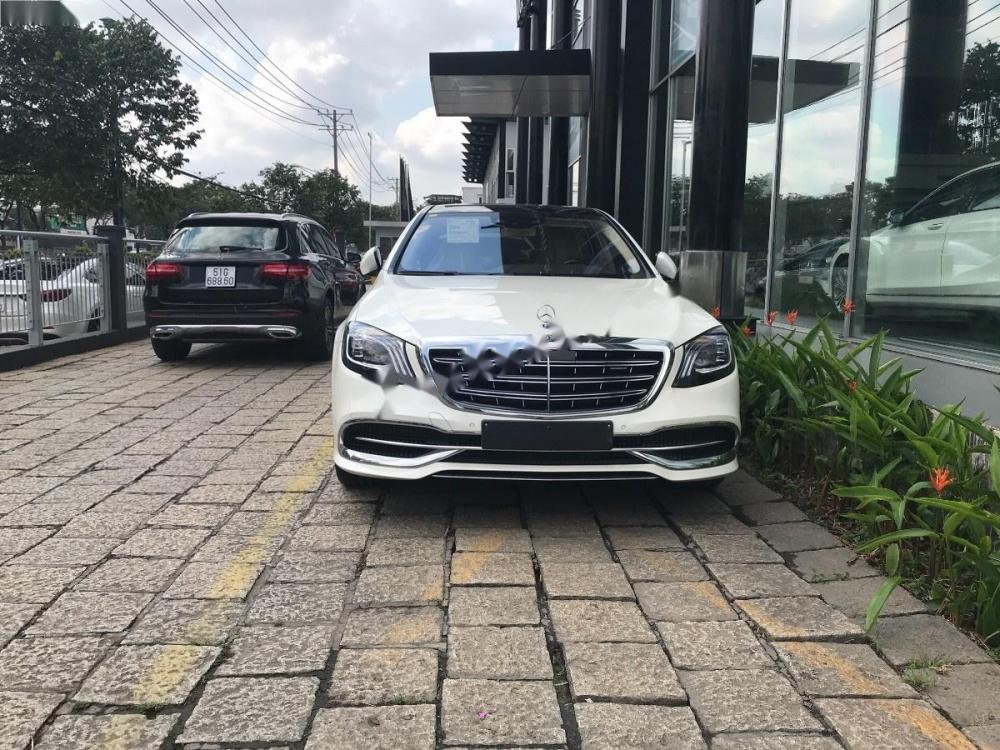 Mercedes-Benz Maybach S560  2018 - Cần bán xe Mercedes S560 sản xuất 2018, màu trắng, xe nhập