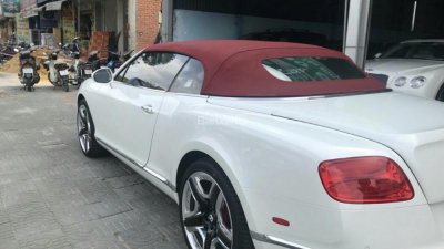 Bentley Continental 2016 - Cần bán xe Bentley Continental sản xuất 2016, màu trắng, nhập khẩu nguyên chiếc