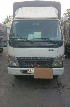 Mitsubishi Canter 2009 - Cần bán lại xe Mitsubishi Canter sản xuất năm 2009, màu trắng, 325tr