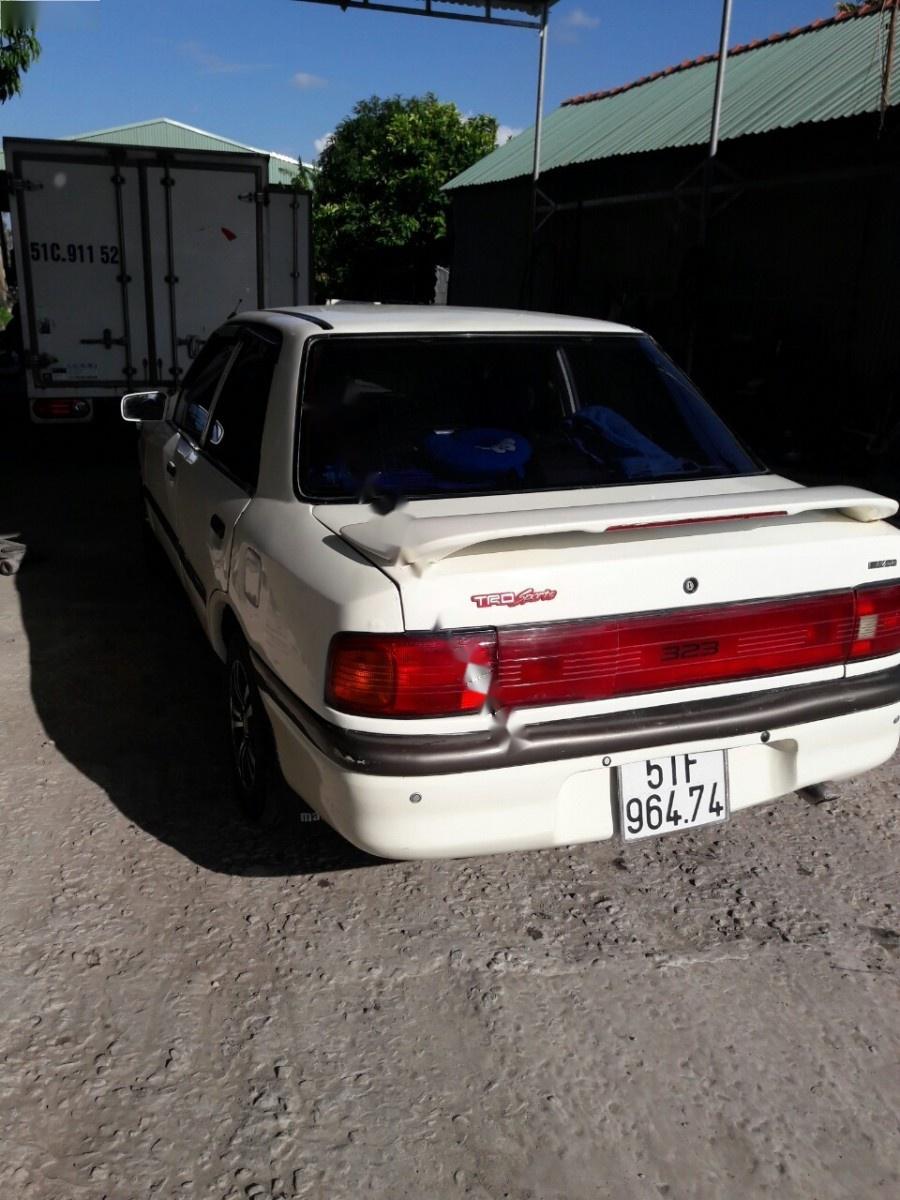 Mazda 323F 1995 - Bán Mazda 323F 1995, màu trắng, nhập khẩu