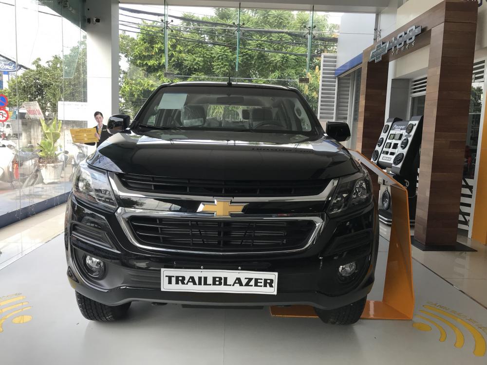 Chevrolet Trail Blazer LT 2018 - Bán xe Chevrolet Trail Blazer LT đời 2018, màu đen, nhập khẩu, giá 868tr