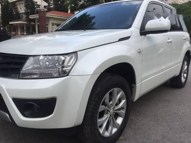 Suzuki Grand vitara   2.0AT   2016 - Cần bán gấp Suzuki Grand vitara 2.0AT năm 2016, màu trắng như mới