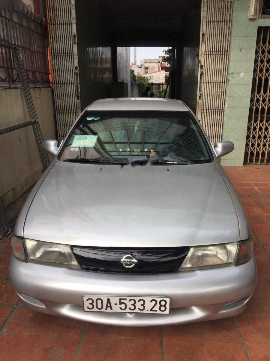 Nissan Sentra 1999 - Cần bán lại xe Nissan Sentra đời 1999, màu bạc, xe nhập giá rẻ