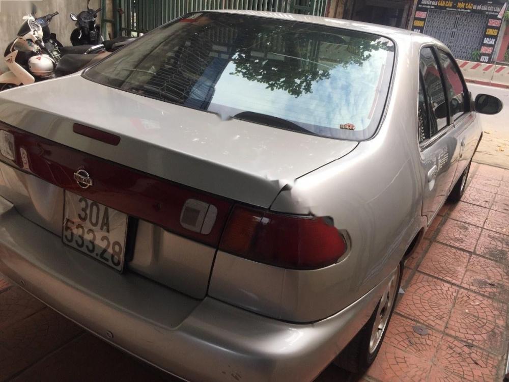 Nissan Sentra 1999 - Cần bán lại xe Nissan Sentra đời 1999, màu bạc, xe nhập giá rẻ