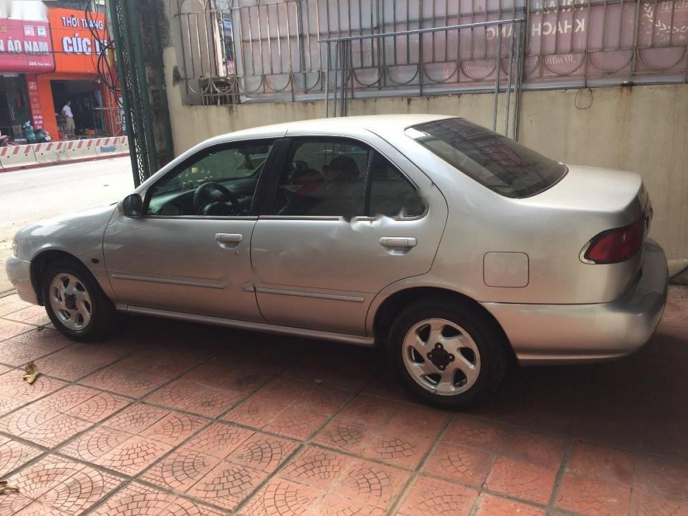 Nissan Sentra 1999 - Cần bán lại xe Nissan Sentra đời 1999, màu bạc, xe nhập giá rẻ