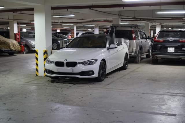 BMW 3 Series 320i 2015 - Bán ô tô BMW 3 Series 320i năm 2015, màu trắng, xe nhập chính chủ