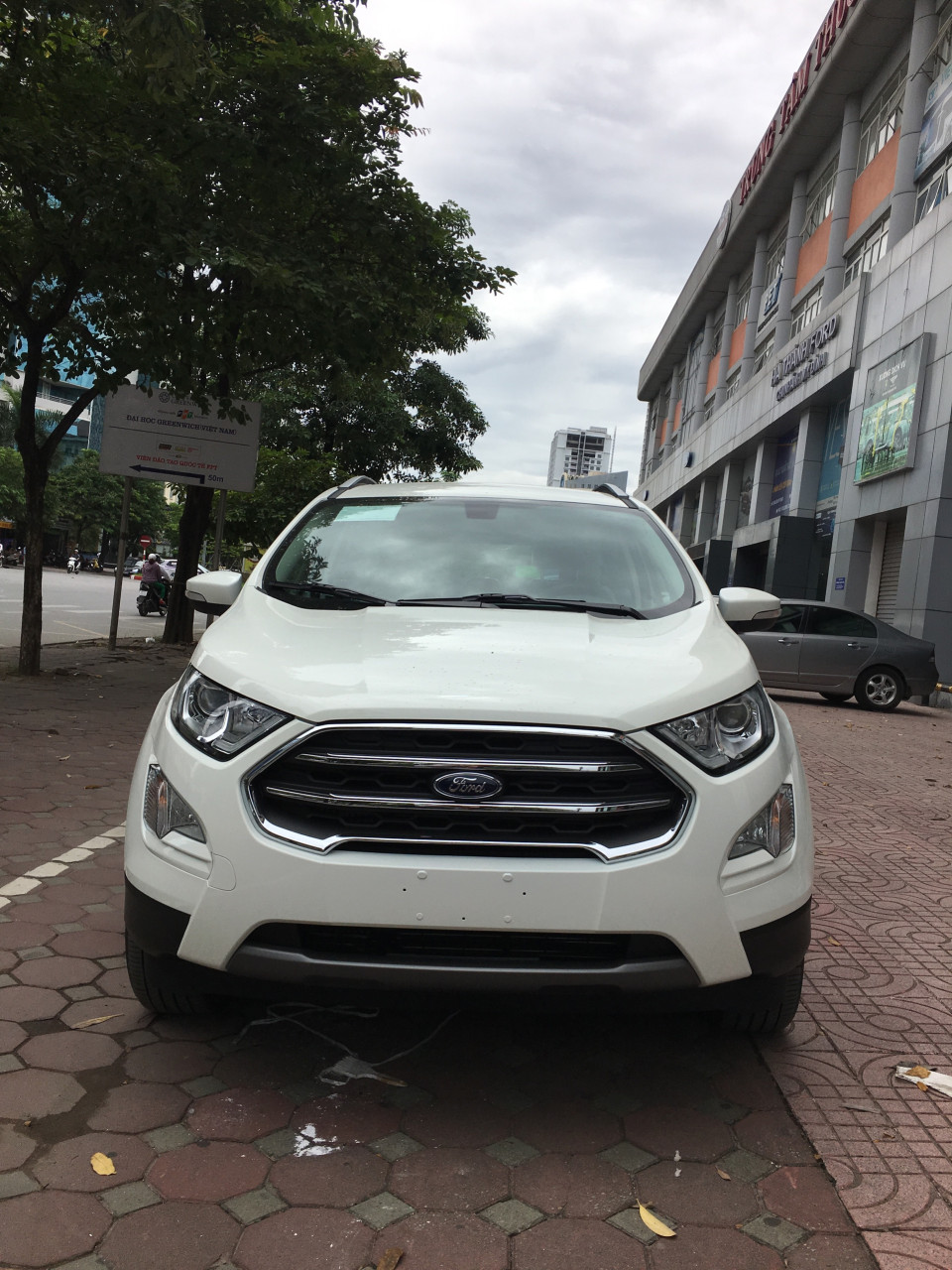 Ford EcoSport 2018 - Cần bán lại xe Ford EcoSport 1.5L Titanium 2019, màu trắng, giá tốt