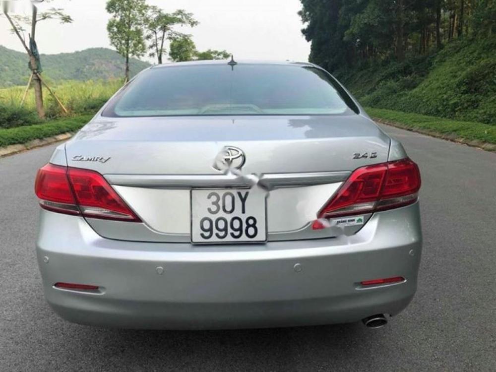 Toyota Camry 2.4G 2010 - Bán Toyota Camry 2.4G đời 2010, màu bạc, giá chỉ 655 triệu