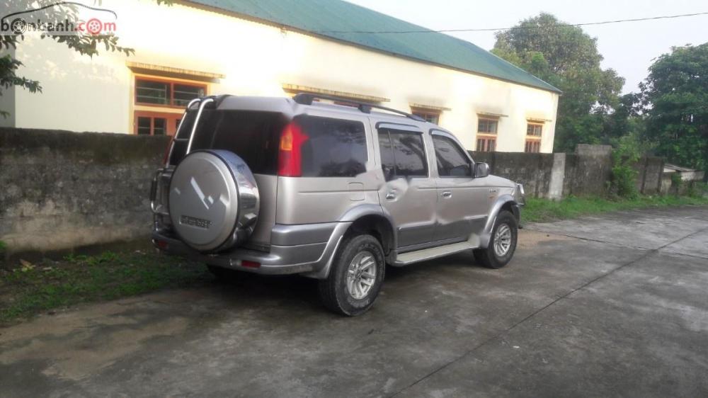 Ford Everest 2.6L 4x2 MT 2006 - Bán Ford Everest 2.6L 4x2 MT năm 2006, màu bạc chính chủ