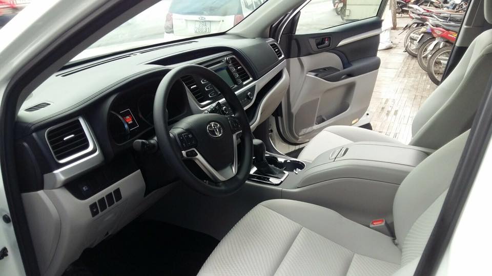 Toyota Highlander 2018 - Cần bán Toyota Highlander LE nhập Mỹ, mới 100%