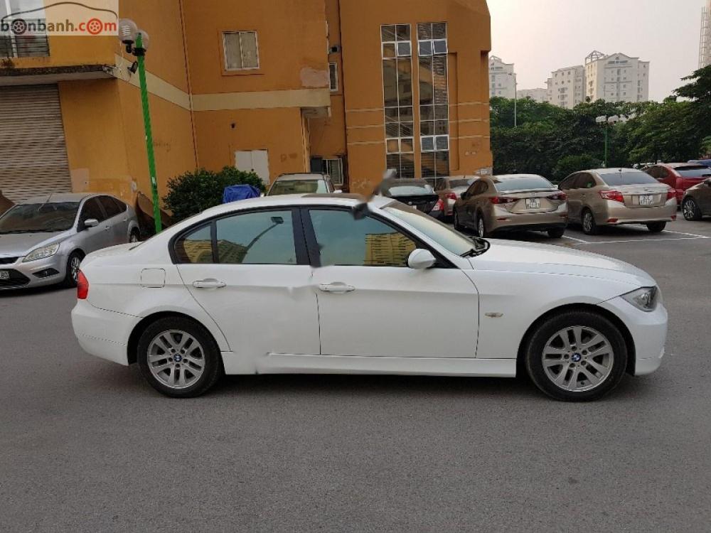 BMW 3 Series 320i  2008 - Bán xe BMW 320i sản xuất và đăng ký năm 2008, màu trắng xịn