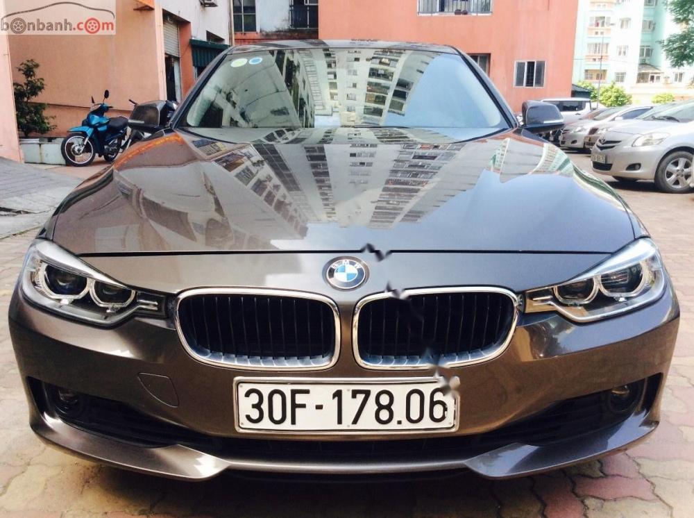 BMW 3 Series 320i 2014 - Bán BMW 320i 2014, chạy 8v chính chủ mới, xe nguyên zin 100%