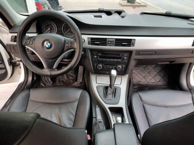 BMW 3 Series  320i 2008 - Cần bán lại xe BMW 320i sản xuất 2008, màu trắng, nhập khẩu nguyên chiếc