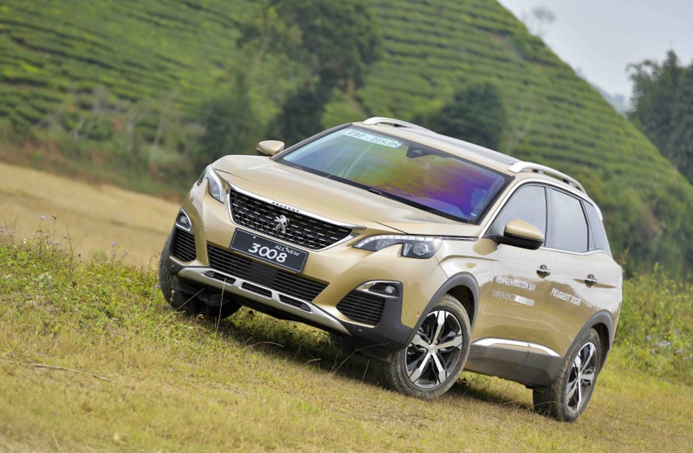 Peugeot 3008 2018 - Bán ô tô Peugeot 3008 năm sản xuất 2018, màu nâu