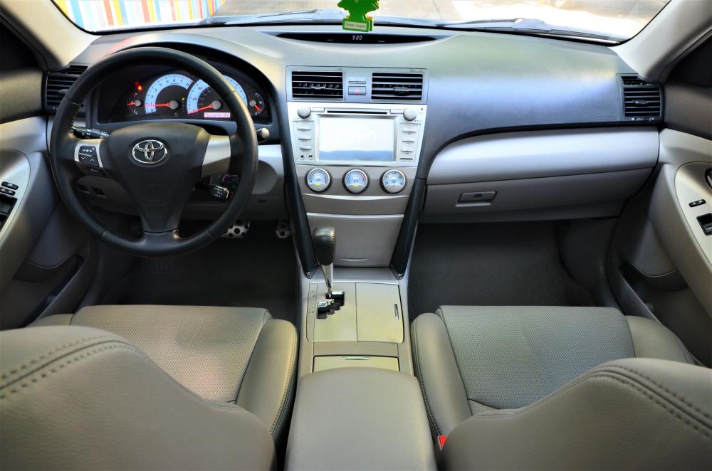 Toyota Camry SE 2010 - Cần bán xe Toyota Camry SE đời 2010, màu trắng, nhập khẩu