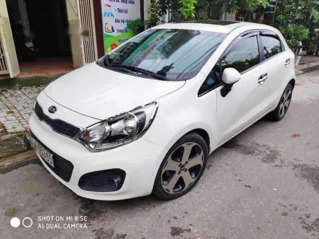 Kia Rio 2012 - Cần bán gấp Kia Rio năm sản xuất 2012, màu trắng giá cạnh tranh