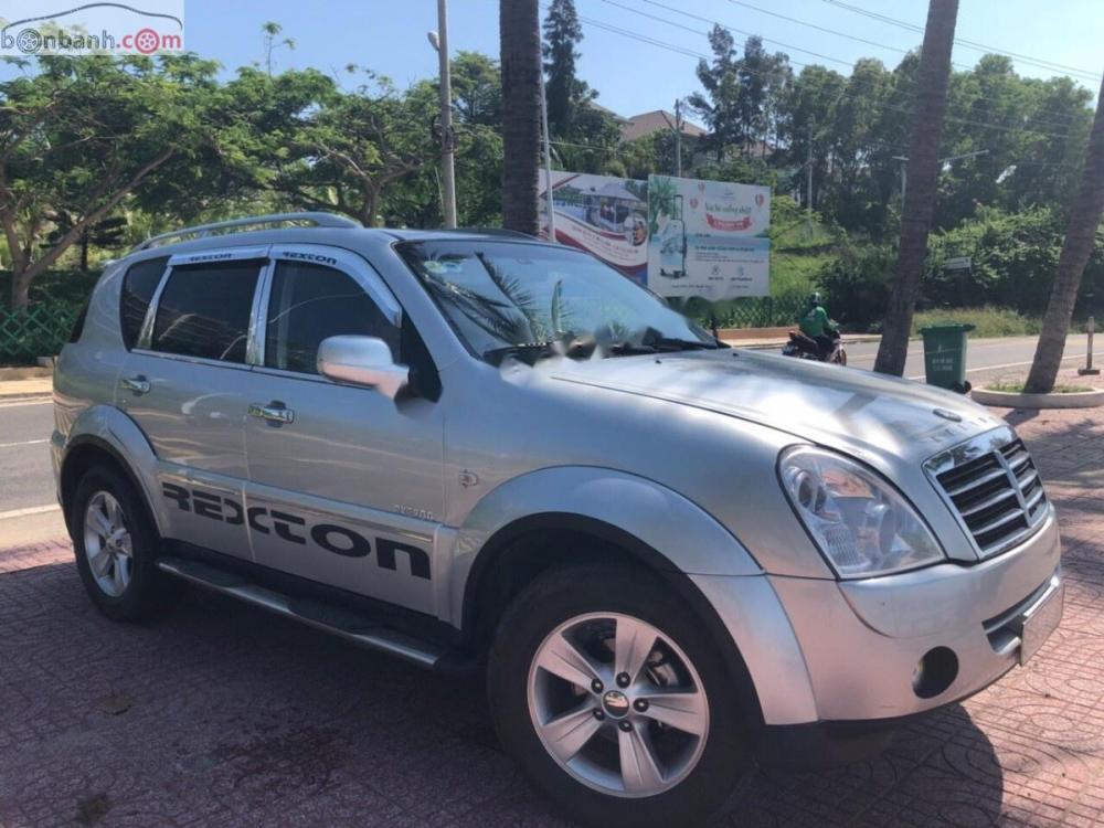 Ssangyong Rexton II 2008 - Bán xe Ssangyong Rexton II sản xuất 2008, màu bạc, nhập khẩu