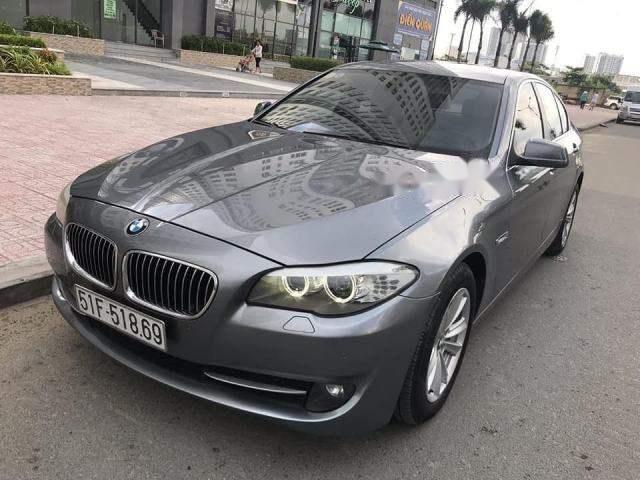 BMW 5 Series  528i  2010 - Cần bán BMW 528i năm sản xuất 2010, màu xám, xe nhập