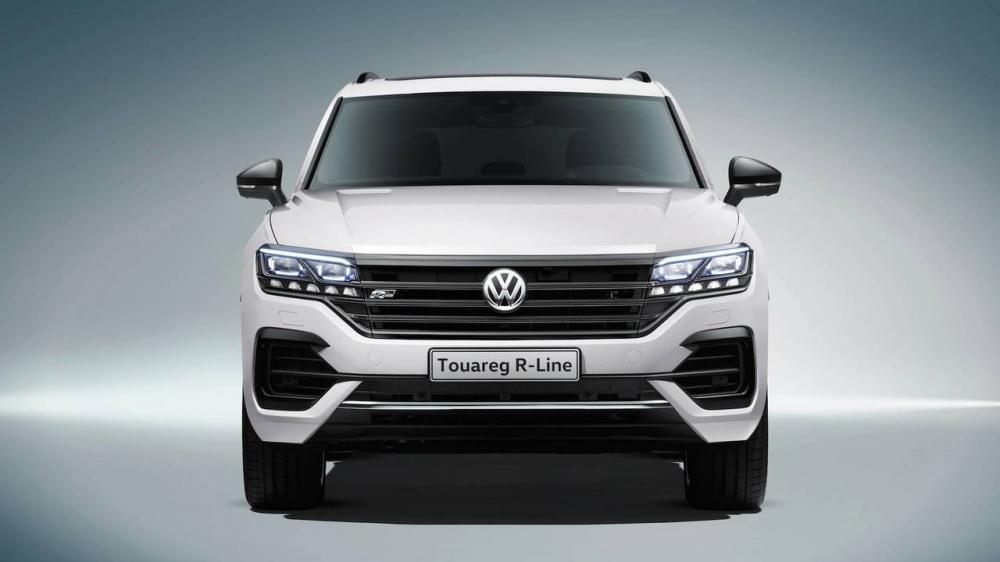 Volkswagen Touareg 2018 - Cần bán xe Volkswagen Touareg sản xuất 2018, màu trắng, xe nhập