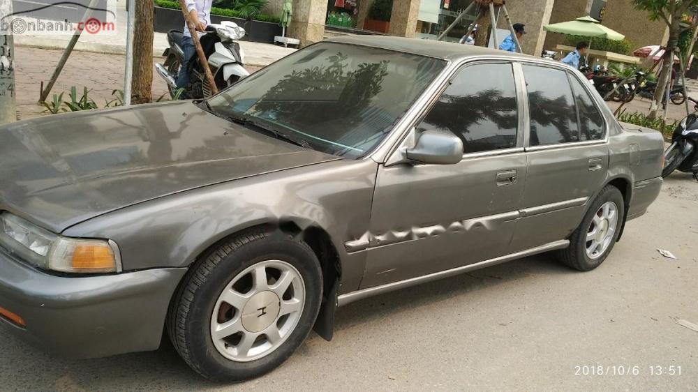 Honda Accord 1992 - Cần bán Honda Accord đời 1992, màu bạc, nhập khẩu