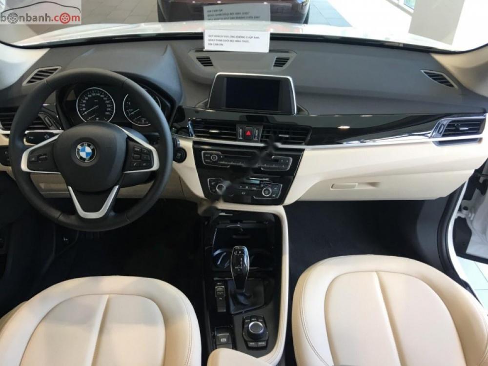 BMW X1 sDriver18i 2018 - Cần bán xe BMW X1 sDriver18i năm sản xuất 2018, màu trắng, xe nhập