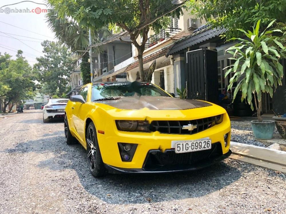 Chevrolet Camaro 3.6 RS 2010 - Cần bán gấp Chevrolet Camaro 3.6 RS năm sản xuất 2010, màu vàng, nhập khẩu