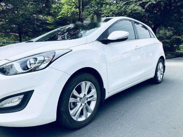 Hyundai i30 2014 - Bán Hyundai i30 2014, màu trắng  