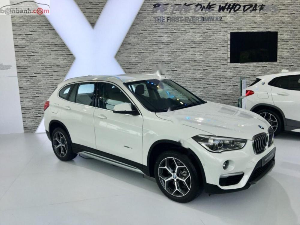 BMW X1 sDriver18i 2018 - Cần bán xe BMW X1 sDriver18i năm sản xuất 2018, màu trắng, xe nhập