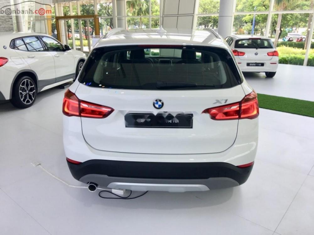 BMW X1 sDriver18i 2018 - Cần bán xe BMW X1 sDriver18i năm sản xuất 2018, màu trắng, xe nhập