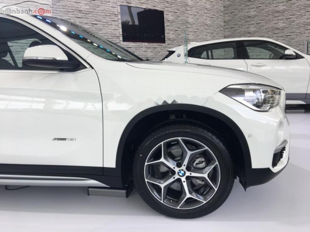 BMW X1 sDriver18i 2018 - Cần bán xe BMW X1 sDriver18i năm sản xuất 2018, màu trắng, xe nhập