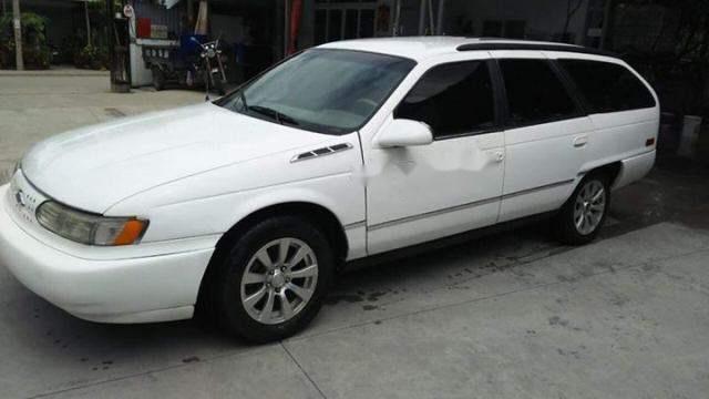 Ford Taurus 2000 - Bán ô tô Ford Taurus 2000, màu trắng, giá 105tr