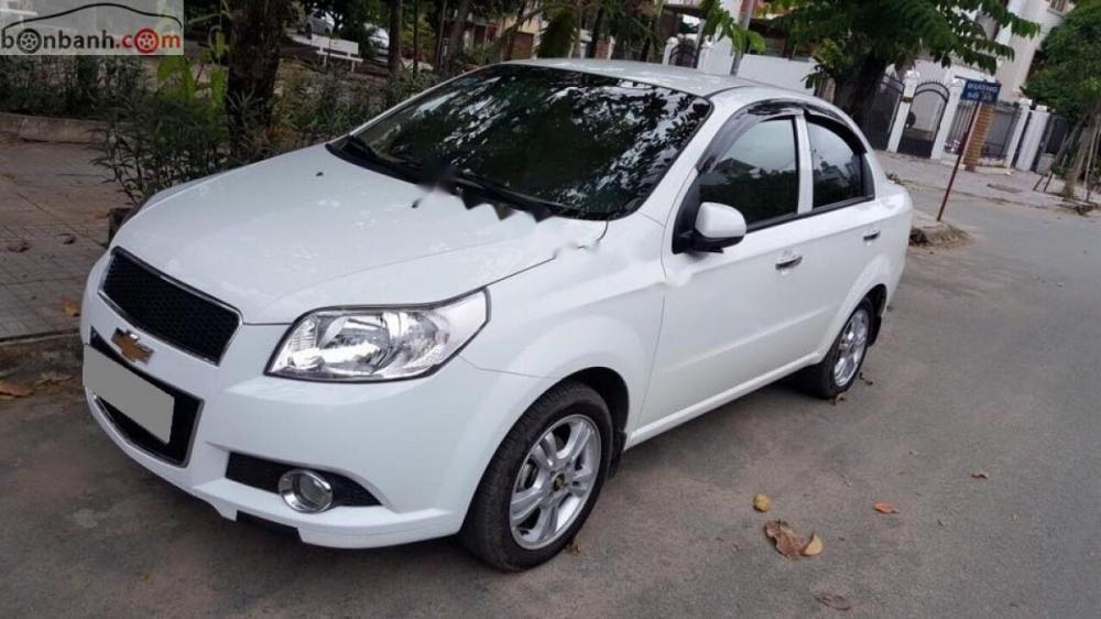 Chevrolet Aveo MT 2016 - Bán Chevrolet Aveo mt năm 2016, màu trắng số sàn