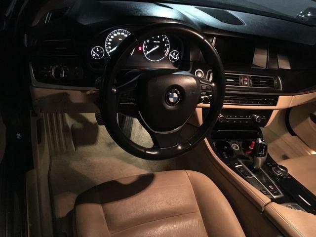 BMW 5 Series 528i 2014 - Bán ô tô BMW 5 Series 528i năm sản xuất 2014, màu đen