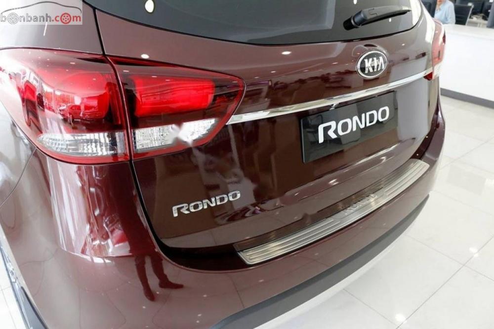 Kia Rondo GAT 2018 - Bán ô tô Kia Rondo GAT đời 2018, màu đỏ, giá 669tr