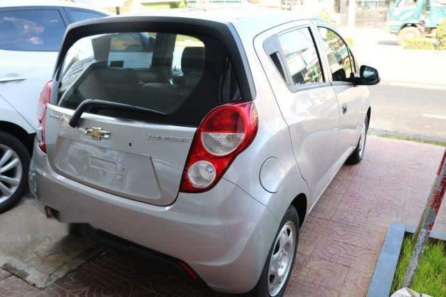 Chevrolet Spark MT 2016 - Bán Chevrolet Spark MT 2016, màu bạc, xe còn mới tinh không một tì vết