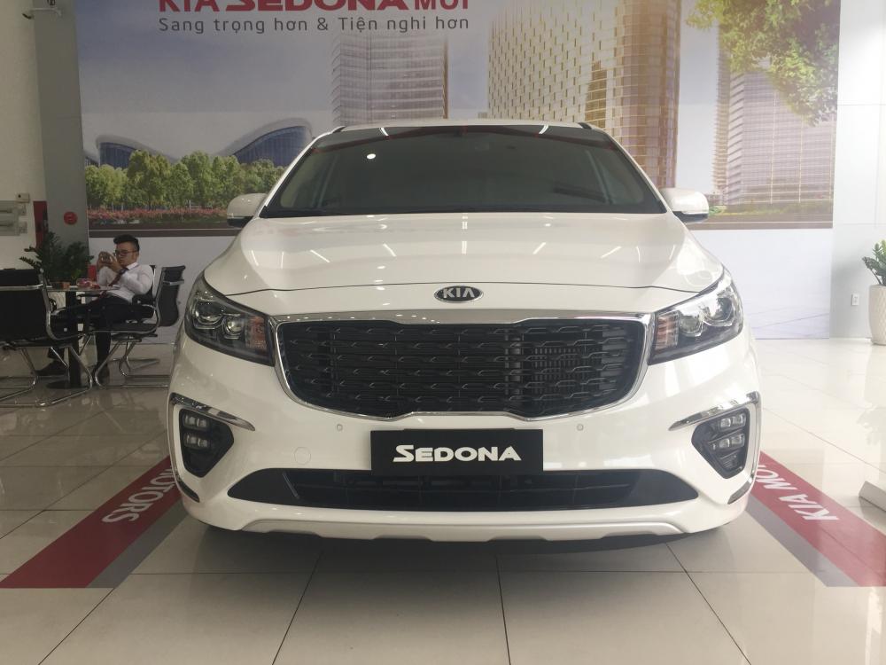 Kia Sedona Platinum D 2018 - Bán xe Kia Sedona Platinum D đời 2018, màu trắng