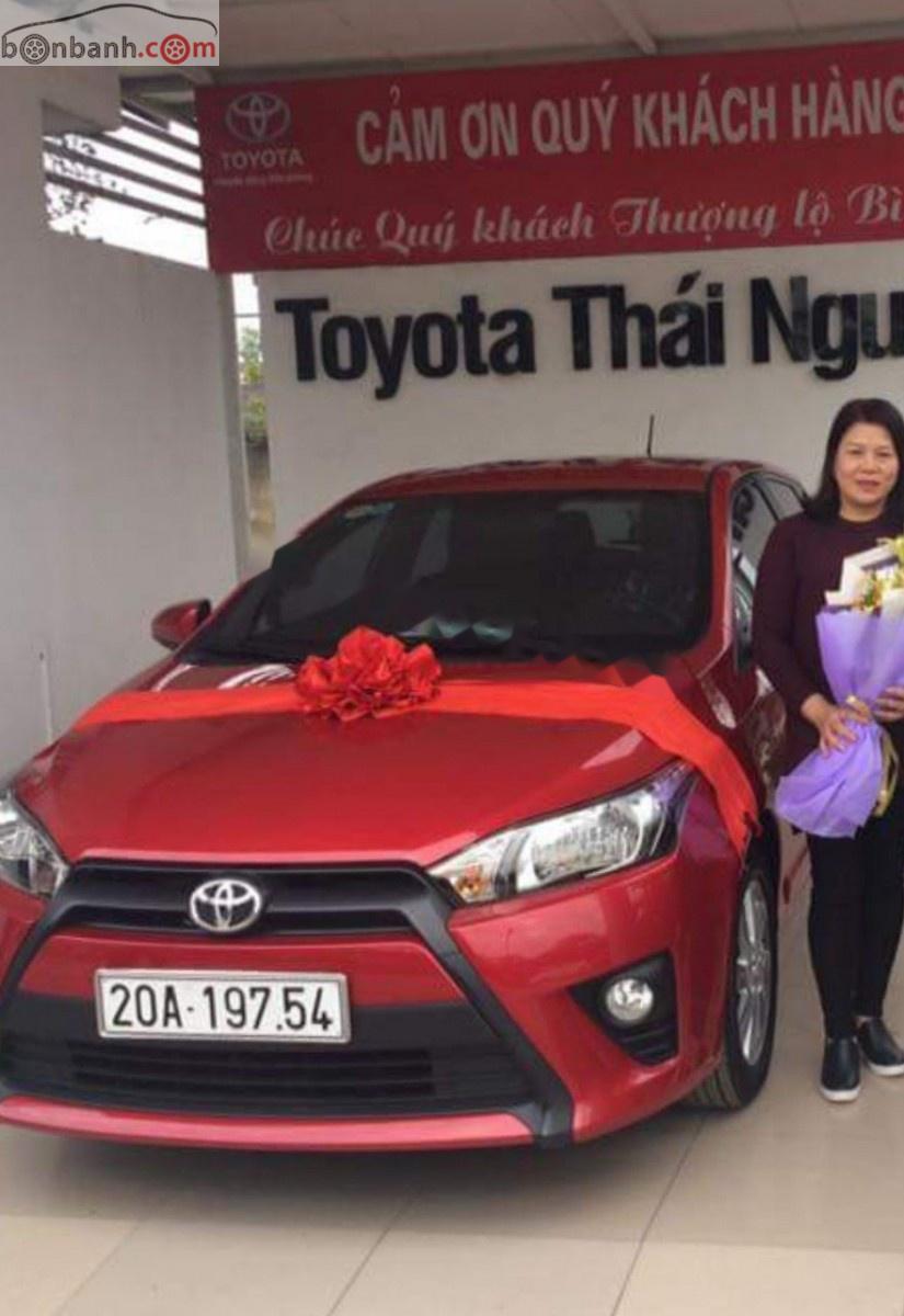 Toyota Yaris 2016 - Bán Toyota Yaris sản xuất năm 2016, màu đỏ, nhập khẩu 