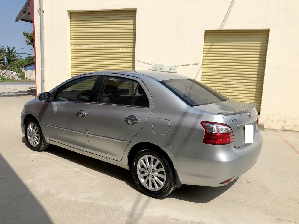 Toyota Vios E 2011 - Cần bán Toyota Vios E 2011, màu bạc, 365 triệu