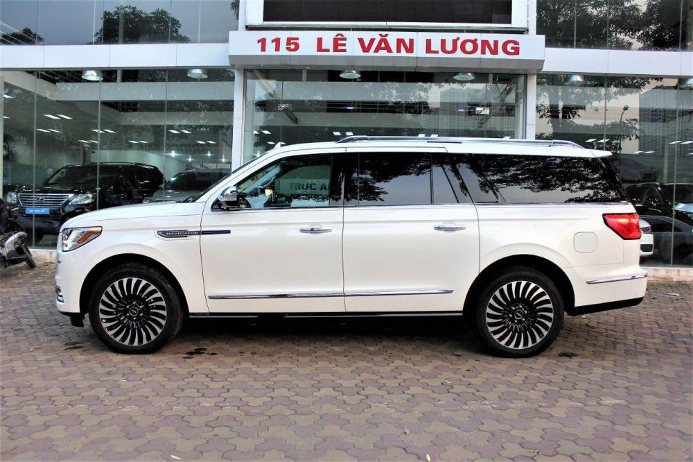 Lincoln Navigator 2018 - Bán Lincoln Navigator năm sản xuất 2019, màu trắng, nhập khẩu nguyên chiếc