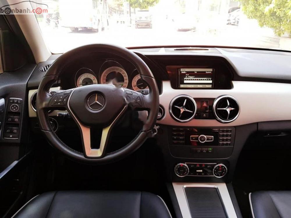 Mercedes-Benz GLK Class 250 4Matic 2014 - Cần bán Mercedes GLK250 4Matic sản xuất 2014, màu đỏ  