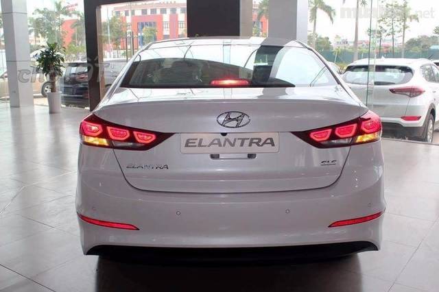 Hyundai Elantra 1.6 AT 2018 - Hyundai Tây Ninh, bán Hyundai Elantra 1.6 AT sản xuất năm 2018, màu trắng