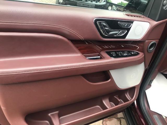 Lincoln Navigator 2018 - Bán Lincoln Navigator Black Label L 2018 màu đỏ, nội thất nâu da bò mới 100%
