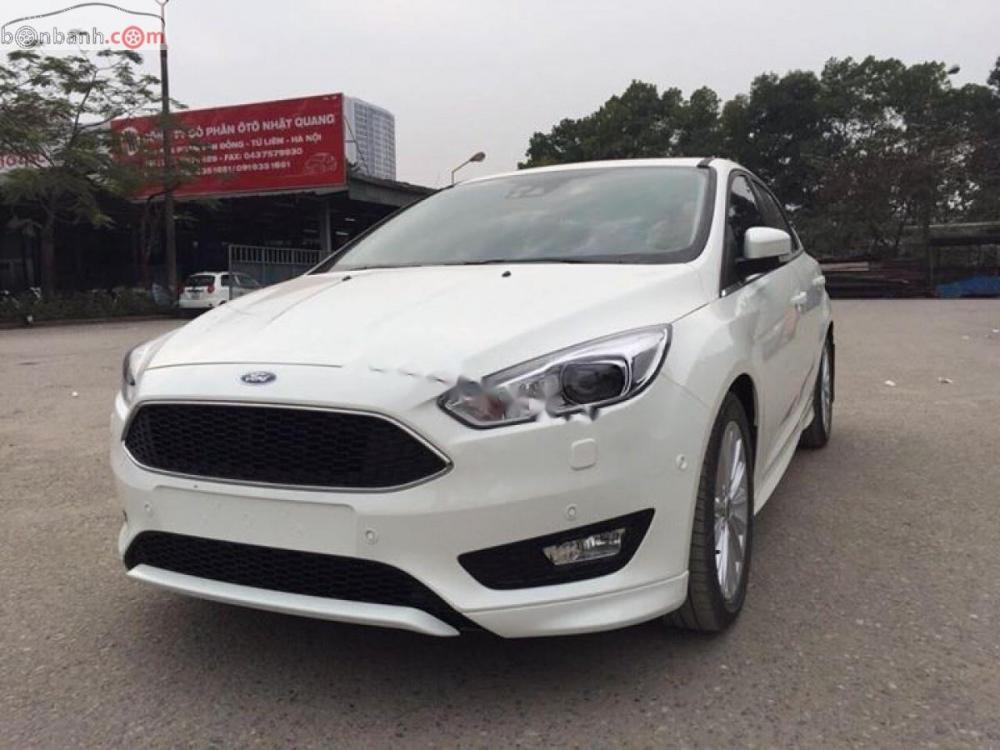 Ford Focus Sport 1.5L 2018 - Bán Ford Focus Sport 1.5L sản xuất 2018, màu trắng