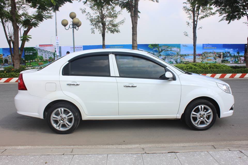 Chevrolet Aveo LTZ 1.5 AT 2014 - Cần tiền bán Aveo 2014 Ltz đk 2015, số tự động, màu trắng tinh cực đẹp