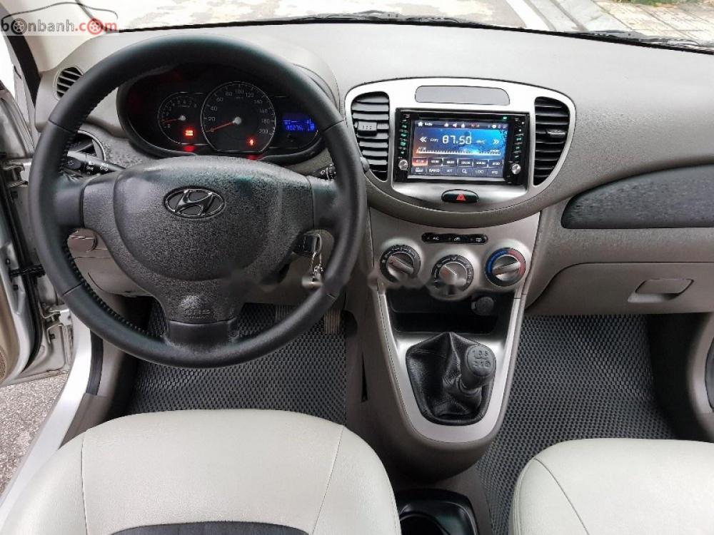 Hyundai i10 1.1MT 2012 - Cần bán Hyundai i10 1.1MT đời 2012, màu bạc, nhập khẩu chính chủ