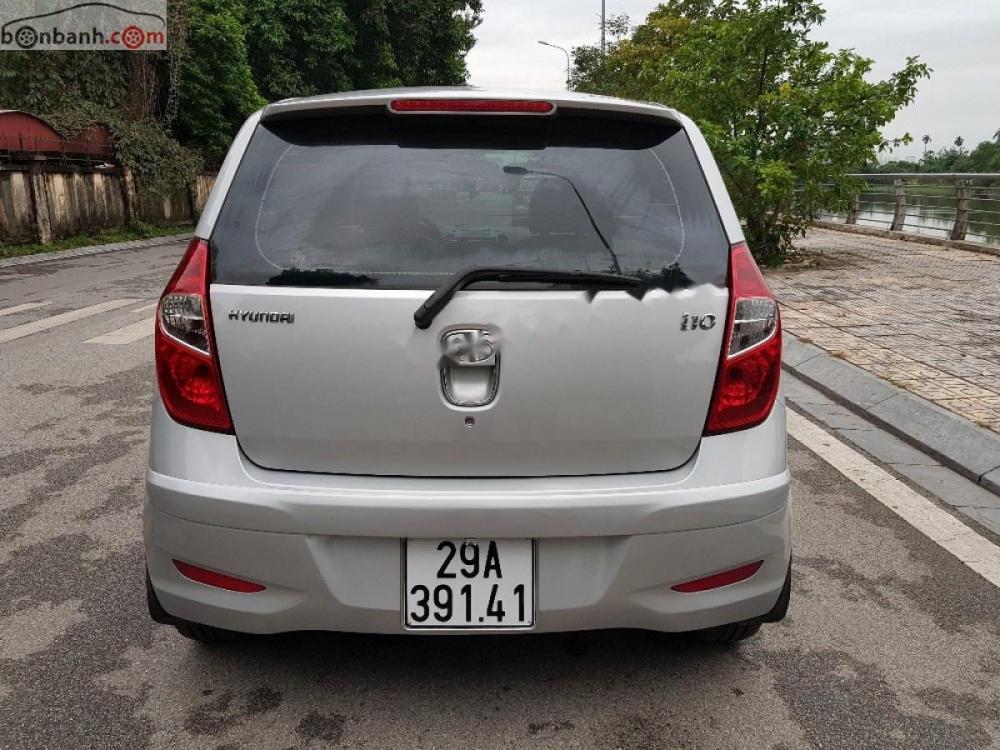 Hyundai i10 1.1MT 2012 - Cần bán Hyundai i10 1.1MT đời 2012, màu bạc, nhập khẩu chính chủ