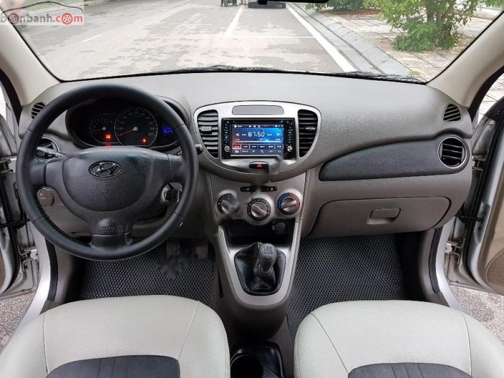 Hyundai i10 1.1MT 2012 - Cần bán Hyundai i10 1.1MT đời 2012, màu bạc, nhập khẩu chính chủ