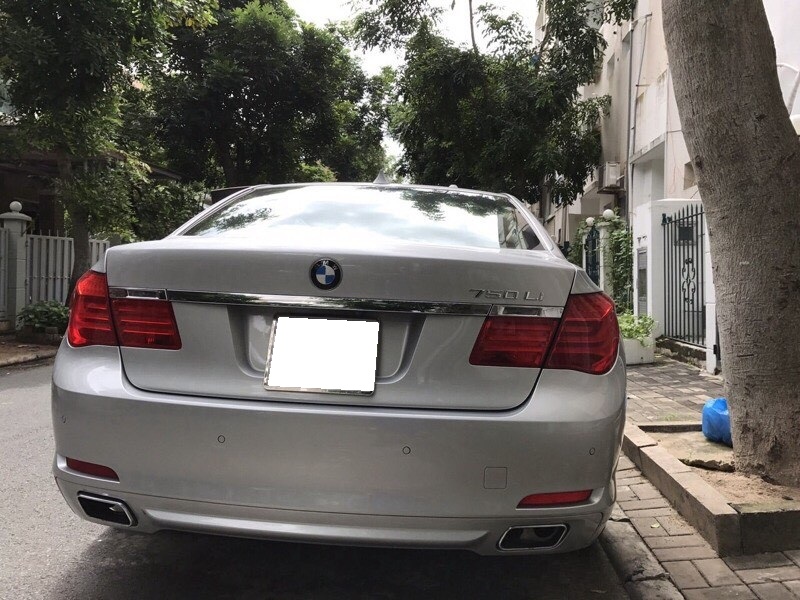 BMW 7 Series 750Li 2010 - Cần bán em BMW 750Li 2010 màu xám bạc, nhập khẩu Đức