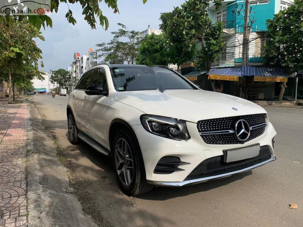 Mercedes-Benz GLC-Class GLC 300 4Matic 2017 - Cần bán xe cũ Mercedes GLC 300 4Matic đời 2017, màu trắng